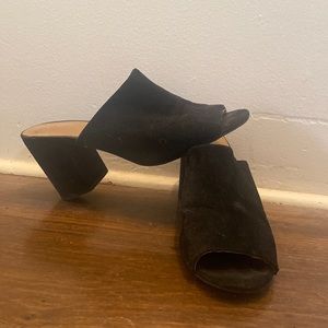 Chunky peep toe clog